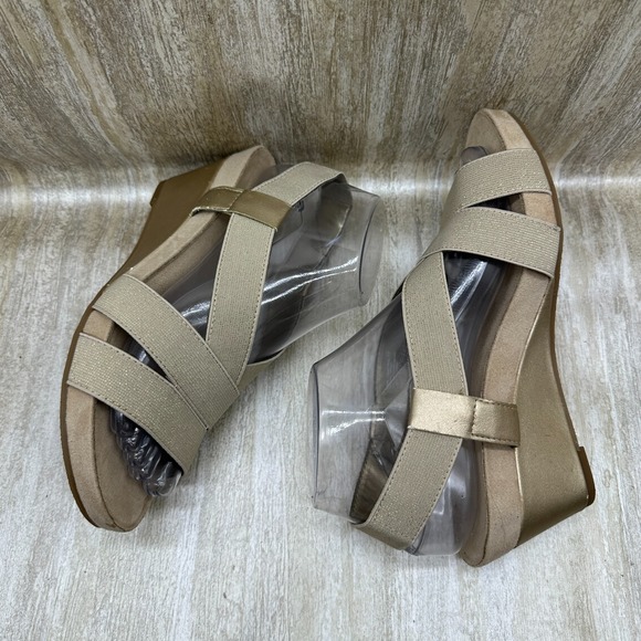 Aerosoles Light Rail 7.5 M Beige Gold Stretch‎ Band Straps Wedge Sandals - Picture 7 of 10